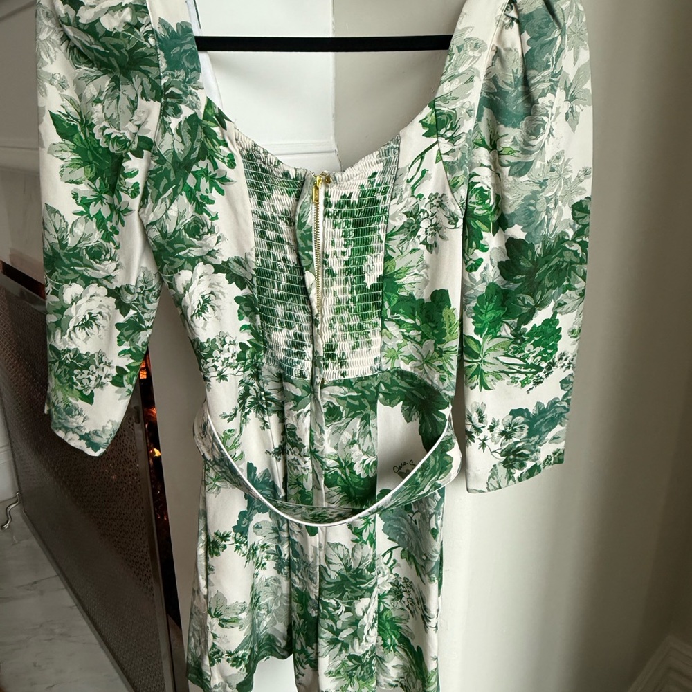 Cara Cara Floral Romper in Green and White size xs - Picture 7 of 7